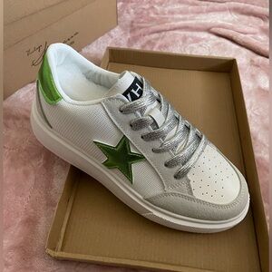 Vintage Havana White and Gray Mesh Lexa Sneaker